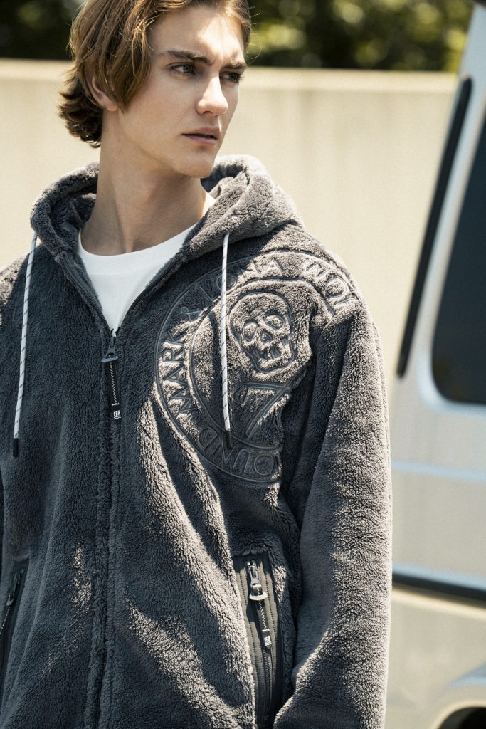 完売品【マークアンドロナ】2025年FER StarセットアップL 即完素材 ゴルフアパレルブランドMARK & LONA “FER COLLECTION”が2025秋冬