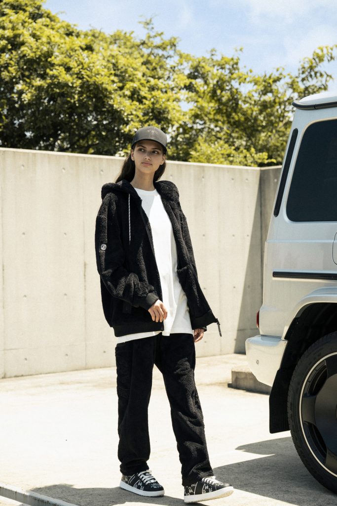 完売品【マークアンドロナ】2025年FER StarセットアップL 即完素材 完売品【マークアンドロナ】2025年FER StarセットアップL 即完