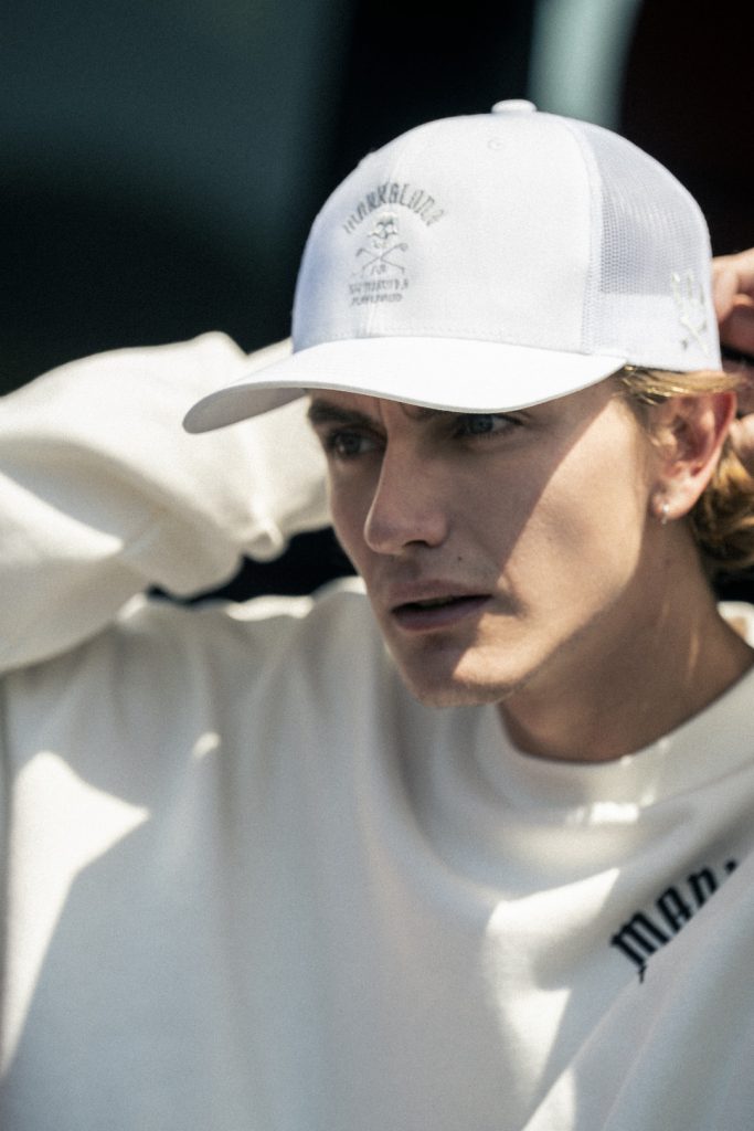 完売品【マークアンドロナ】2025年FER StarセットアップL 即完素材 完売品【マークアンドロナ】2025年FER StarセットアップL 即完